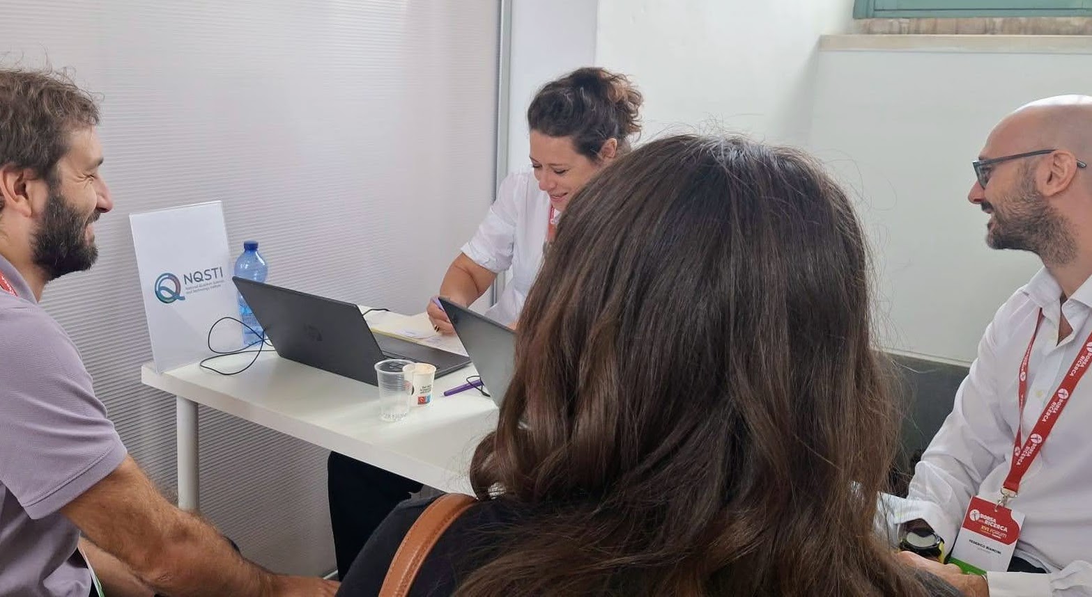Visitatori allo stand NQSTI alla Borsa della Ricerca di Catania