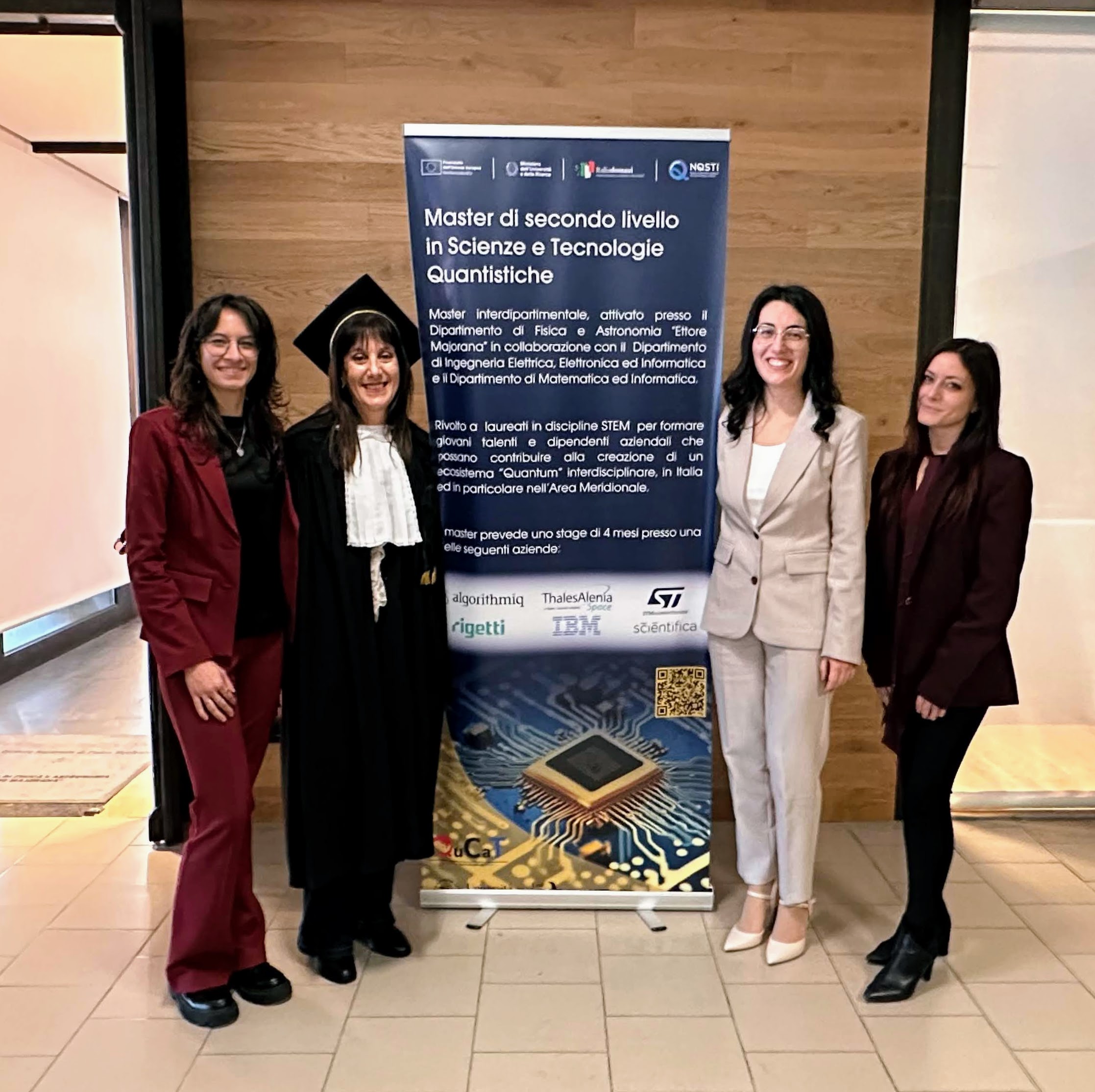 Le candidate insieme alla prof.ssa Elisabetta Paladino