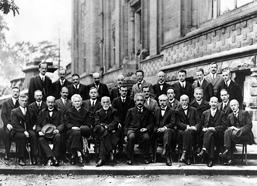 partecipanti alla quinta conferenza di Solvay