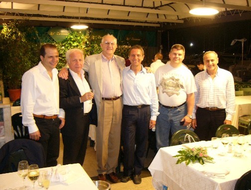 Il premio Nobel 2025 John Clarke con Antonio Barone, Berardo Ruggiero e Paolo Silvestrini a Napoli al Convegno MQC2 2004 